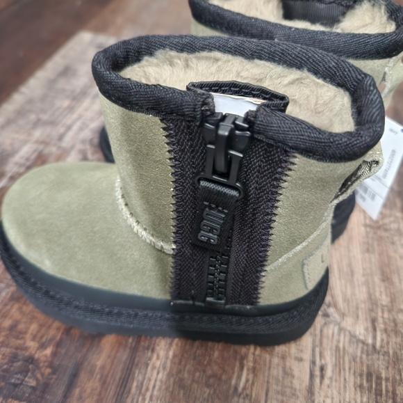 Ugg boots toddler - Picture 3 of 3